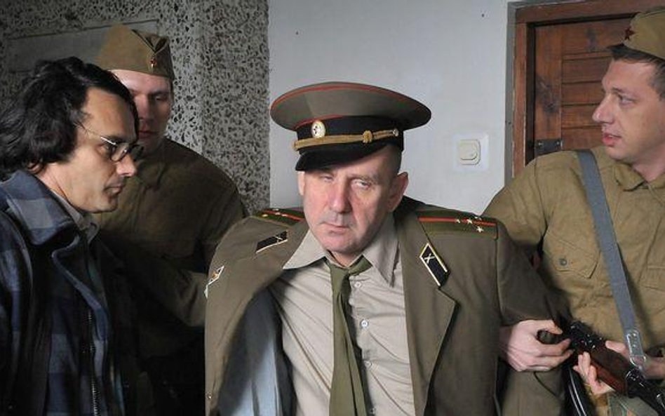 Jan Wieczorkiewicz (Piotr Jegliński) i Sławomir Orzechowski (kapitan sowiecki) w widowisku "Operacja