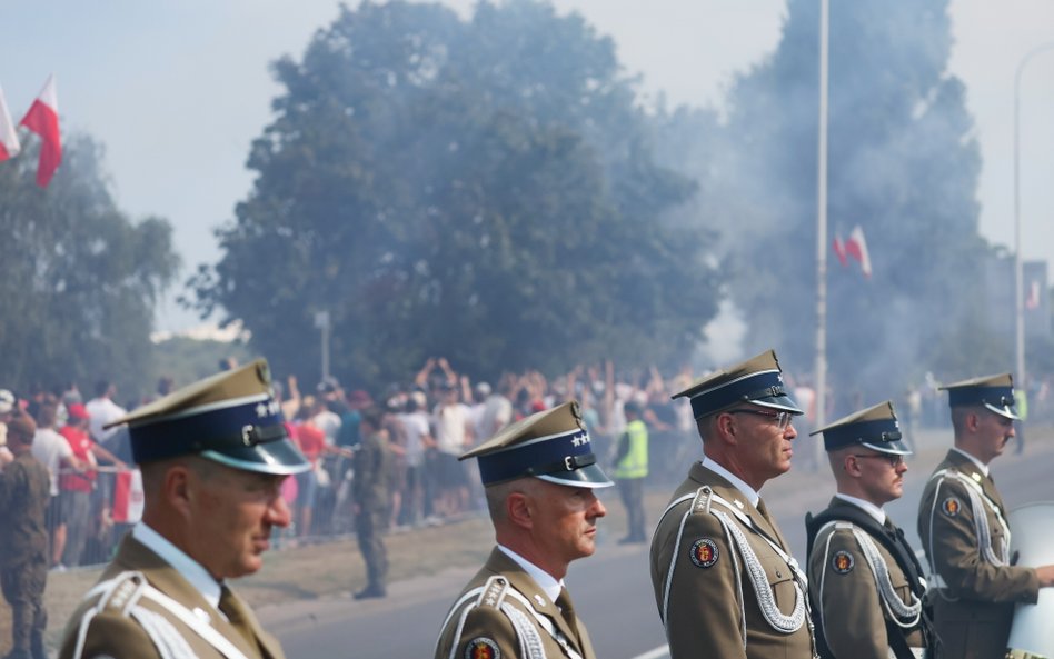 Maciej Miłosz: Defilada i piękne słowa polityków problemów Wojska Polskiego nie przykryją