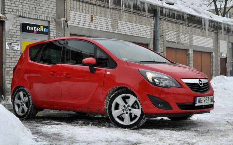 Opel Meriva drugiej generacji osiągnął wielkość pierwszej Zafiry. Meriva w wersji enjoy ma elegancki