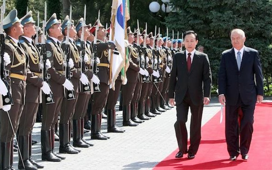 Islam Karimow (z prawej)