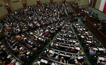 Sejm IX kadencji charakteryzował się największą liczbą ustaw przegłosowanych przez PiS i pytań zadan