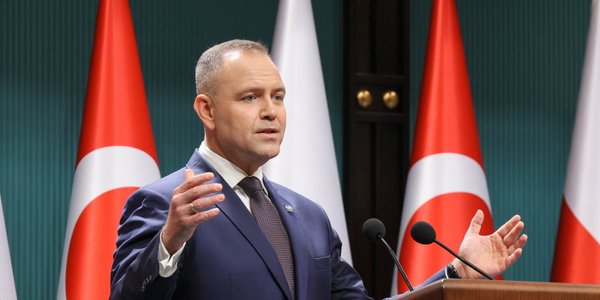 Order dla Zełenskiego odebrany przez Nawrockiego — KO milczy