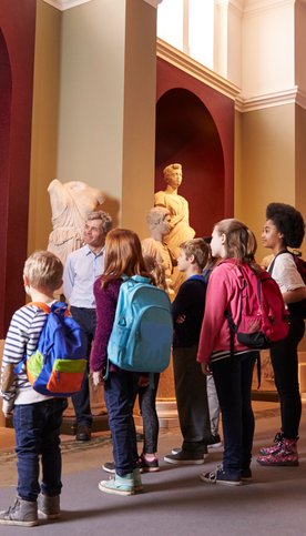 Przedmiotem przedsięwzięcia jest organizacja jednodniowych wyjść uczniów do instytucji kultury i ich