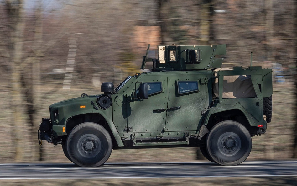 Jeden z pierwszych 50 pojazdów JLTV dostarczonych dotąd Litewskim Siłom Zbrojny.