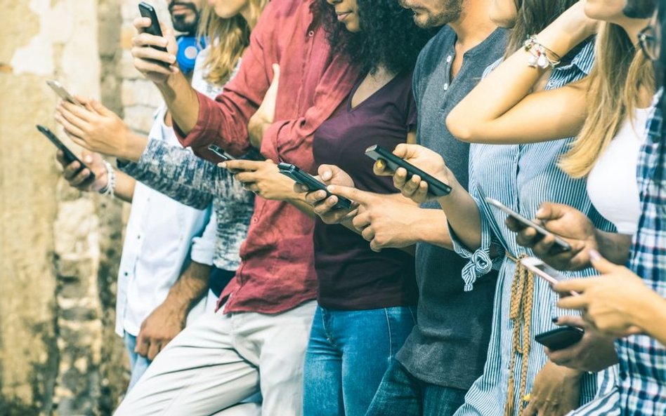 W Skandynawii nagradzają studentów za odłożenie smartfona