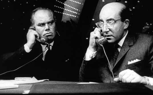 Kadr z filmu „Doktor Strangelove lub jak przestałem się martwić i pokochałem bombę” (reż. Stanley Ku