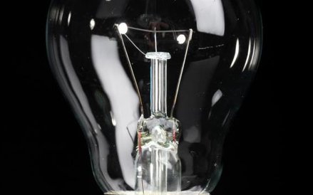 Żarówka w ?kurniku