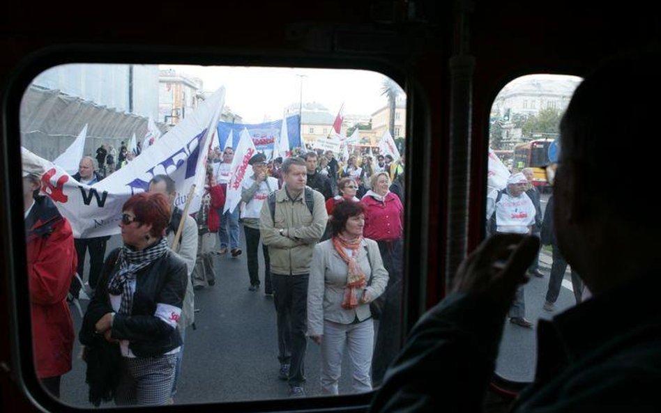 Budżetówka: nie ma zgody na cięcia