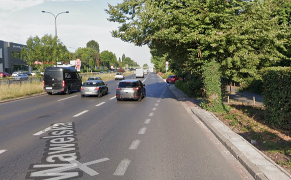 Wawelska na odcinku od al. Niepodległości do Krzywickiego. Ten krótki fragment, to drobne przeoczeni