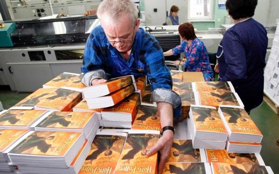 Zanim zaczniesz publikować książki, podpisz umowy z pisarzami