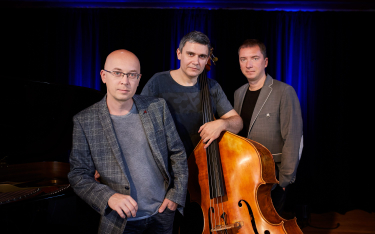 Marcin Wasilewski Trio: Marcin Wasilewski (fortepian), Sławomir Kurkiewicz (kontrabas), Michał Miśki
