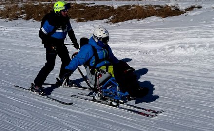 Nie chodzi, ale szusuje