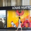 Ogromne straty Louis Vuitton. Właściciel zrzeka się pensji