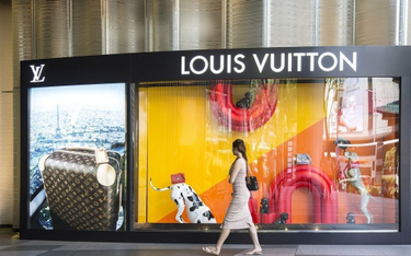 Ogromne straty Louis Vuitton. Właściciel zrzeka się pensji
