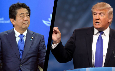 Premier Japonii Shinzo Abe (po lewej), prezydent Stanów Zjednoczonych Donald Trump (po prawej)