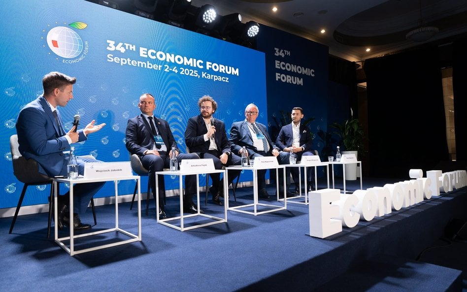 Uczestnicy debaty „Inwestycja, która zmienia zasady gry: jak partnerstwo publiczno-prywatne tworzy z