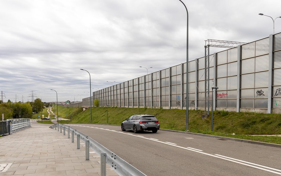 Kierowcy mogą już przejechać nad linią kolejową Warszawa-Katowice