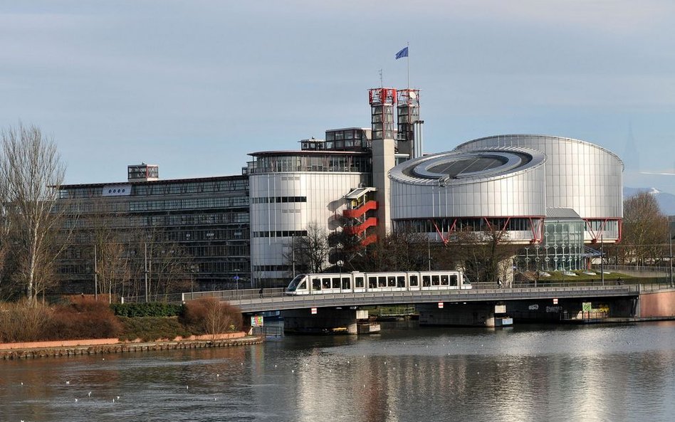 Gmach Europejskiego Trybunału Praw Człowieka w Strasburgu