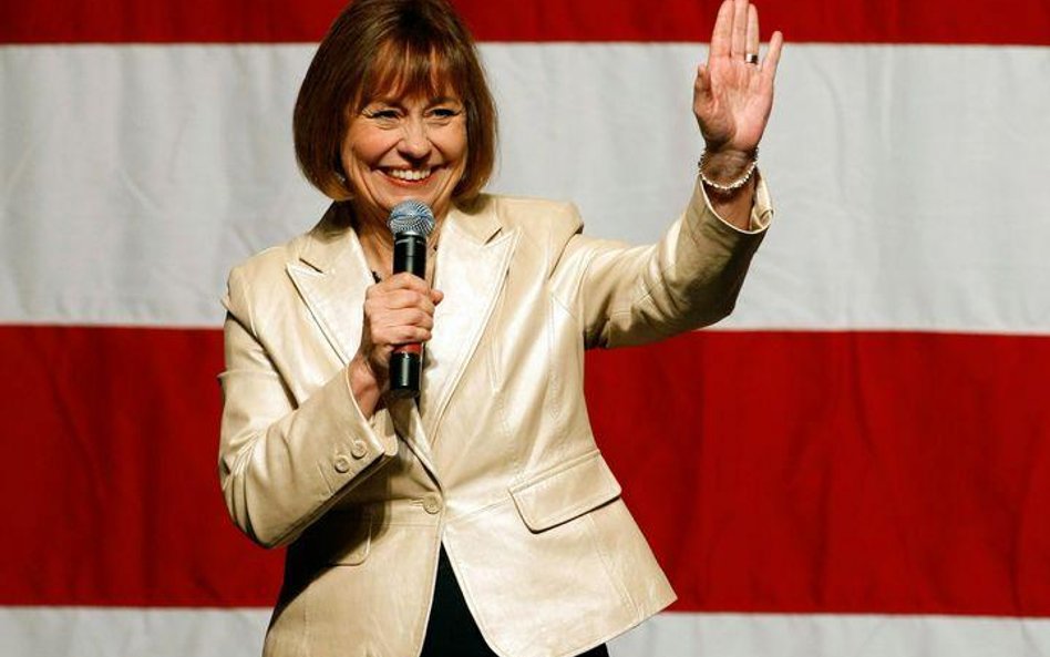 Wspierana przez Tea Party Sharron Angle ma szansę wygrać rywalizację o mandat w Nevadzie z Harrym Re