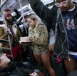 USA: Dzień bez spodni w metrze w Nowym Jorku