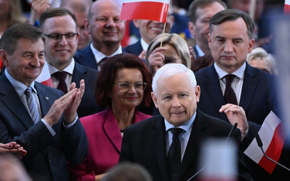 Jarosław Kaczyński podczas spotkania z sympatykami PiS w Jasionce na Podkarpaciu