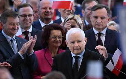 Jarosław Kaczyński podczas spotkania z sympatykami PiS w Jasionce na Podkarpaciu