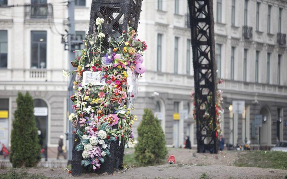 Po zakończeniu renowacji „Tęcza" powróci na Plac Zbawiciela, czyli w miejsce, któremu została dedyko