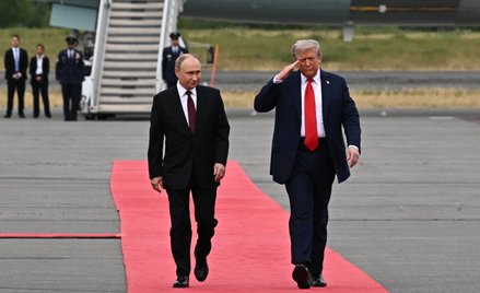 Donald Trump i Władimir Putin podczas spotkania w Anchorage na Alasce