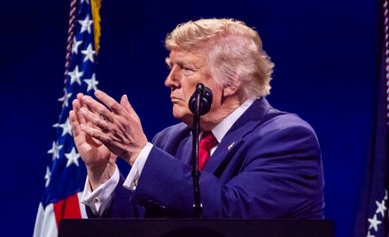 Donald Trump w centrum obchodów rocznicowych