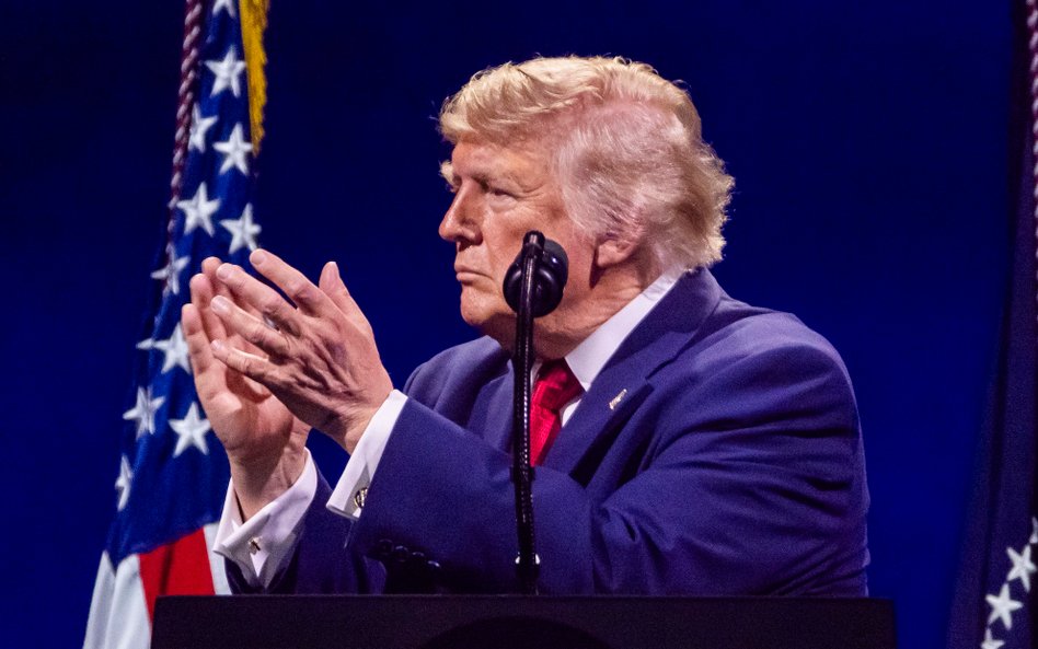 Donald Trump w centrum obchodów rocznicowych