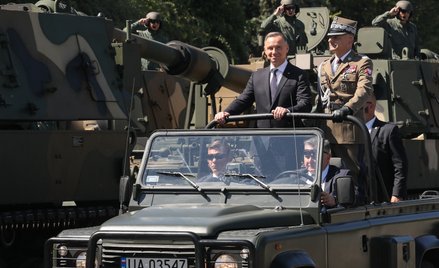 Prezydent RP Andrzej Duda i szef Sztabu Generalnego Wojska Polskiego gen. Rajmund Andrzejczak na def
