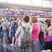 Pasażerowie mogą liczyć na tańsze bilety, bo przewoźnicy zrobią wszystko, aby latać z pełnymi kabina