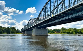 Most na zaporze w Warszawie to planowana, lecz nigdy niezrealizowana przeprawa przez Wisłę, zlokaliz
