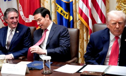 Dokument, pod którym podpisał się sekretarz stanu Marco Rubio, nakazuje łączenie klasycznej dyplomac