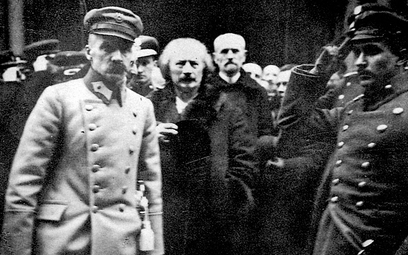 Naczelnik państwa Józef Piłsudski i premier Ignacy Jan Paderewski na inauguracji Sejmu Ustawodawczeg