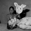 Roger Ballen, Tommy, Samson and a mask, 2000, Fotofestiwal 2014
