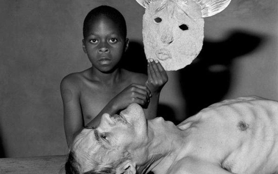 Roger Ballen, Tommy, Samson and a mask, 2000, Fotofestiwal 2014