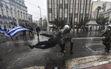 Grecy przeciw porozumieniu z Macedonią. Policja użyła gazu