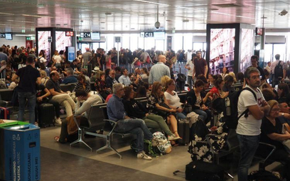 Upadki linii lotniczych szkodzą turystyce