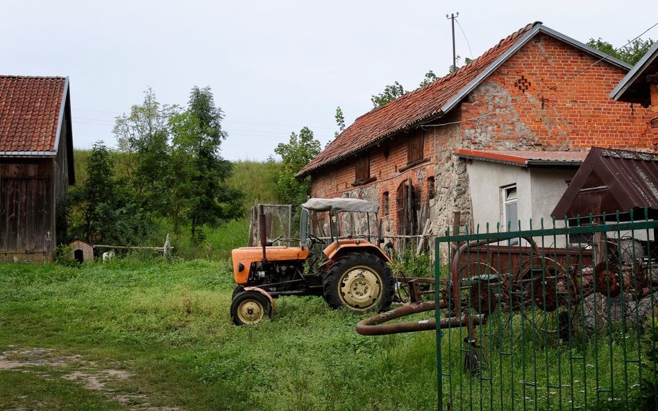 Rośnie presja, by na wsi zablokować uciążliwe inwestycje. Rolnicy musieliby produkować w starych bud