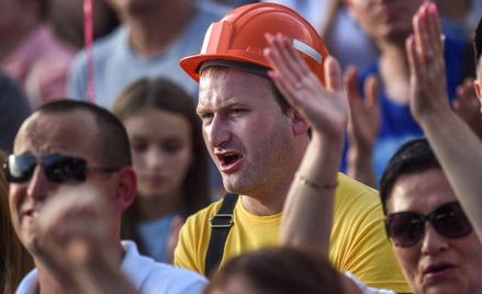 Białoruś: stanęły kopalnie, druga rafineria i huta