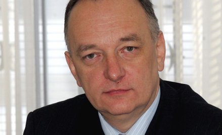 Antoni Szymański: Likwidujmy szkoły, budujmy stadiony?