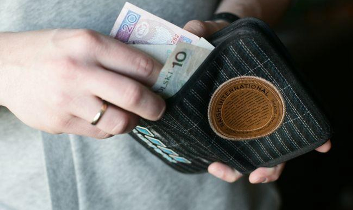 Ile Wynosi Dodatek Za Pracę W Szkole Specjalnej Dodatek za rozłąkę: jak obliczyć i ile wynosi w 2012 r. - rp.pl