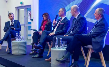 Podczas debaty moderowanej przez prof. Grzegorza Mazurka, rektora ALK, jej uczestnicy starali się w