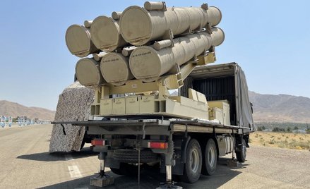 Iran jako wyrzutnie Fath 360 wykorzystuje poddane modyfikacjom ciężarówki produkowane przez Mercedes