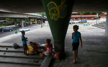 Gangi w Caracas w handlu narkotykami wykorzystują dzieci. – Na przykład mówią: zanieś mi tę paczkę d