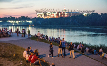 Warszawa: Pod mostem Poniatowskiego będzie można pić alkohol