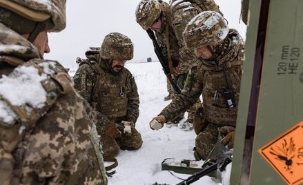 Trudno liczyć na koniec wojny i powrót ukraińskich żołnierzy do domu, gdy z Rosji płyną sprzeczne sy