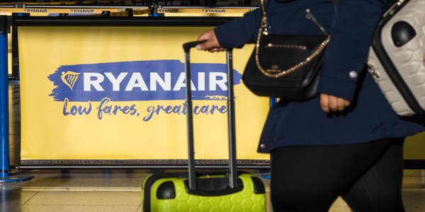 Ryanair zarobił miliardy i szykuje wojnę cenową. To problem dla LOT-u