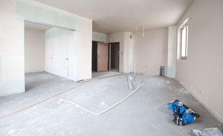 Gminy ograniczają się do niezbędnych napraw w budynku
